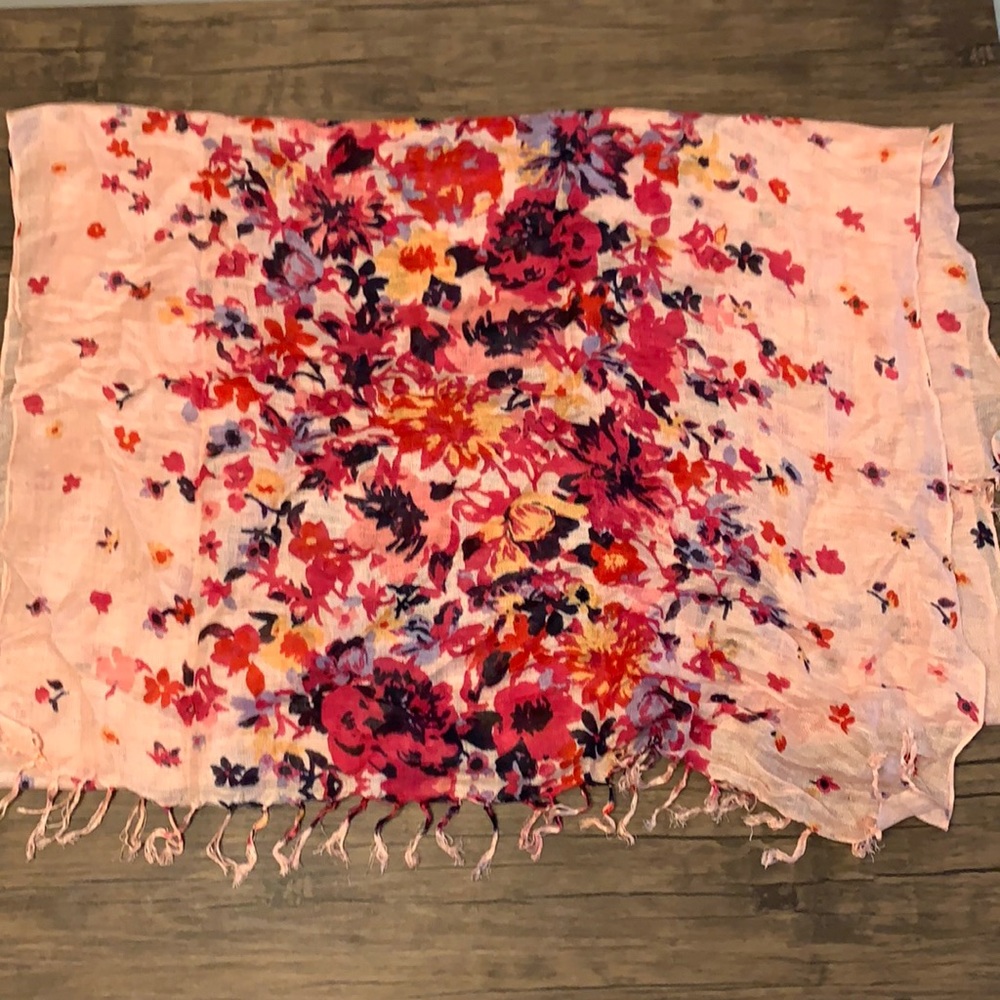 Nordstrom Women’s Light Floral Scarf/Wrap